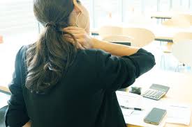 Đau cứng cổ - Hình ảnh minh họa